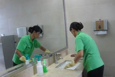 深圳東家家政,金牌月嫂和育嬰師服務,免費面試